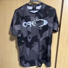 Oakley 幾何学模様 Tシャツ