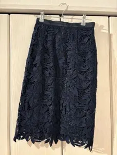 ジャスグリッティー　ケミカルフラワーレースタイトスカート ネイビー　Sサイズ