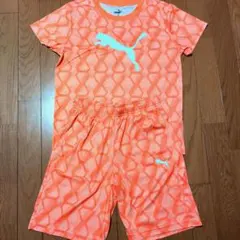 PUMA オレンジ Tシャツとショートパンツセット 150