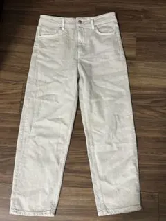 H&M ライトベージュ ストレートレッグデニムパンツ