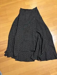 ロングフレアスカート 黒地 幾何学模様【ジョイントワークス】のサムネイル
