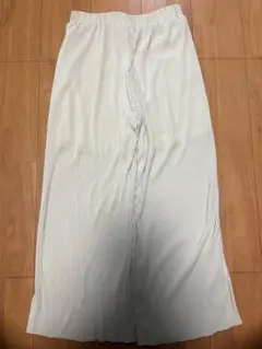 新品未使用 プリーツガウチョパンツ ホワイト Lサイズ
