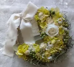 グリーンと白のスプリングリース