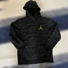 Jordan ロゴ入り黒パーカー　裏起毛　キッズM 140.150
