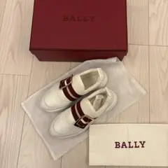 送料込))BALLY スニーカー ホワイト レッド バックルのサムネイル