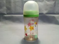 選べるおまけ２つ付き　母乳実感　哺乳びん（プラスチック製）星　240ml １本