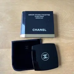 CHANEL ブラック スクエアミラー（カバー付き）