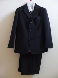 キッズ110cm　黒 ストライプ フォーマルスーツ セット　男の子