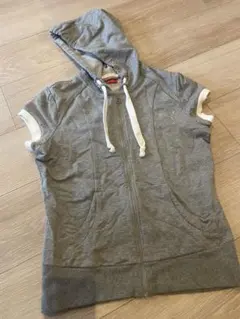 Puma グレー 半袖パーカー