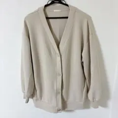GU ジーユー　ベージュ ボタン付きカーディガン 長袖