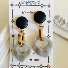 ステンレスピアス 蝶バネイヤリングNo.44ブラックフェイクレザー ひし形リング