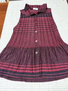 CeleAne ニットベスト レッド×ブラック プリーツ加工