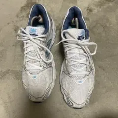 ニューバランス　スニーカー