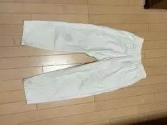 GU ホワイト チノパン バックポケット付き