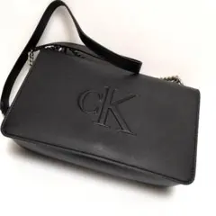 新品】カルバンクライン ブラック ショルダーバッグ エンボスロゴ CK