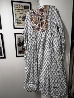 ニコアンド INDIA IS BEAUTIFUL花柄コットンロングワンピース