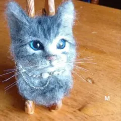 羊毛フェルト猫　ブローチ　ハンドメイド