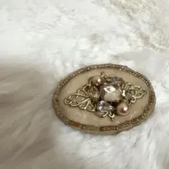 ハンドメイド ブローチ ビーズ装飾