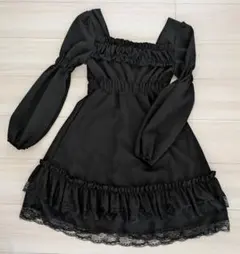 黒 フリル付き ドレス