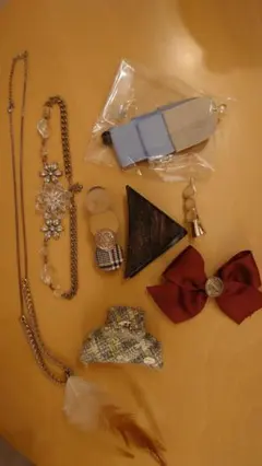 ヘアアクセ、ネックレス8点おまとめセット（アネモネ等）