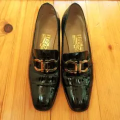 Ferragamo 黒 スエード ローファー ヒール4cm - メルカリ