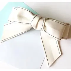 【24時間以内発送】フェイクレザーのリボンバレッタ（ホワイト）