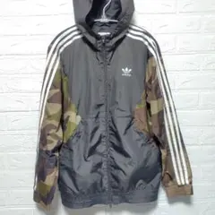 アディダス　ナイロンジャケット　フーディー　カモフラ　トレフォイル刺繍ロゴ
