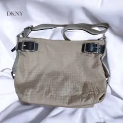 DKNYショルダーバッグ　DKNY総柄　キャンバス　ナイロンレザーベージュのサムネイル