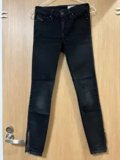 DIESEL ファスナー付 ジーンズ　スキニー　W24L30のサムネイル