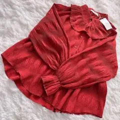 MAYC 赤 レッド プリーツブラウス フリル襟 華やか 大人可愛い 長袖