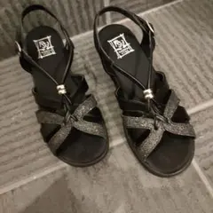 R3Y ブラック グリッターサンダル