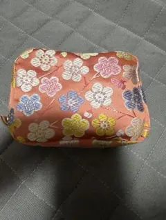花柄刺繍ポーチ ピンク色