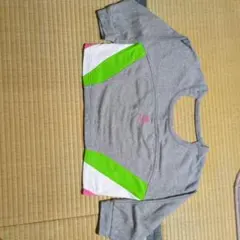 カットアウトネック トレーナー グレー