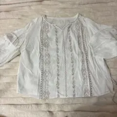 NUSY ホワイト刺繍フレアスリーブブラウスのサムネイル