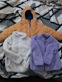 オレンジフード付きジャケットとフリース2点セット