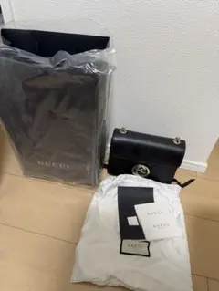 GUCCIグッチ　ショルダーバッグ bag 斜め掛けフラップ 黒 中古品 本物のサムネイル