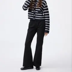 GU スリムフレアジーンズ