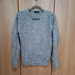 Request グレー Vネック ニット