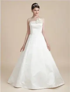 超美品!Avica PIENO-1ウェディングドレス Aラインオフホワイト 7号