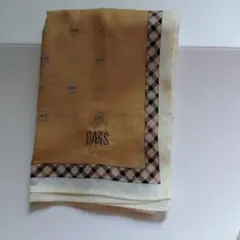 DAKS ベージュ ハンカチ 約50cm