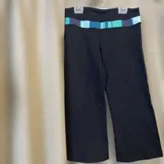 Lululemon 黒 クロップドヨガパンツ　L
