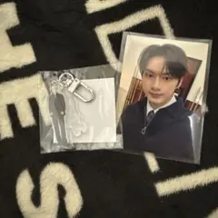 HOLIDAY トレカ 1枚 NEW ガチャガチャ 文俊辉 JUN