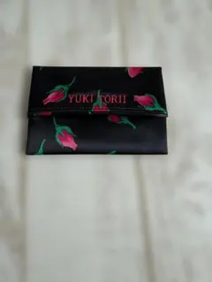 YUKI TORII ポケットティッシュケース　ブラック ローズ柄のサムネイル