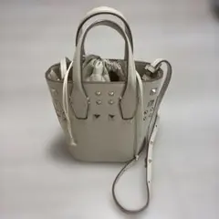 お値下げ！kakatoo スタッズ付き 2WAY ショルダーバッグ ホワイトのサムネイル