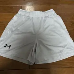 Under Armour ホワイト ショートパンツ