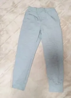 UNIQLO　150　薄手パンツ　薄いグレー　着用少なめ