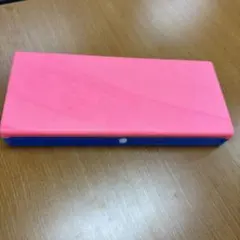 ピンクと青の長方形筆箱