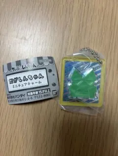 カンタム・グミ クレヨンしんちゃん だがしんちゃん ミニチュアチャーム ガチャ