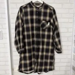 ブラウンのチャック柄　裏起毛シャツ　新品　ロゴスデイズのサムネイル