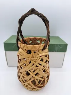 c916 籠花入 掛置両用 やたら編 白 紙箱 茶道具 古物